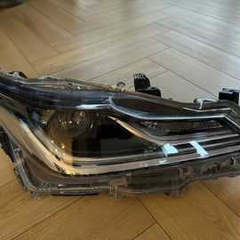 Frontscheinwerfer Toyota Corolla 81110-02 Rechts Scheinwerfer Headlight SCH4521390440ja