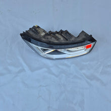 Load image into Gallery viewer, Frontscheinwerfer Audi A1 8XA941006 Xenon Rechts Scheinwerfer Headlight