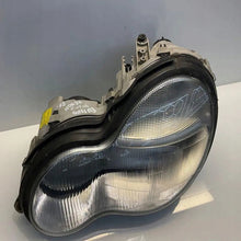 Laden Sie das Bild in den Galerie-Viewer, Frontscheinwerfer Mercedes-Benz T-Model A2038201161 Links Scheinwerfer Headlight SCH1010256535gj