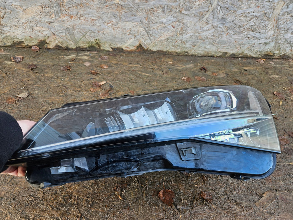 Frontscheinwerfer Skoda Superb III 3V1941015D LED Links Scheinwerfer Headlight