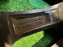 Load image into Gallery viewer, 1x Alufelge 16 Zoll 6.5" 5x114.3 44ET 403005287R Renault Zoe Rim Wheel FEL3063008141rv