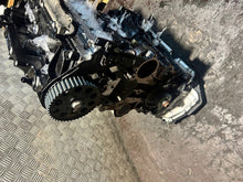 Load image into Gallery viewer, Motor VW Golf VIII DTS 2.0 TDI 150PS 110kW 35TKm Diesel Engine Unkomplett