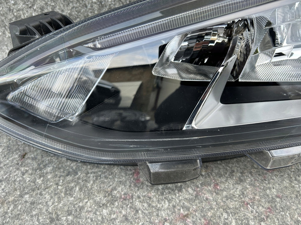 Frontscheinwerfer Ford Focus MX7B-13E015-CE Links Scheinwerfer Headlight SCH7688340542tq