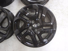 Load image into Gallery viewer, 4x Alufelge 17 Zoll 6.5" 4x100 40ET Glanz Silber 40300 8829R Dacia I Z Captur FEL9353904419ru