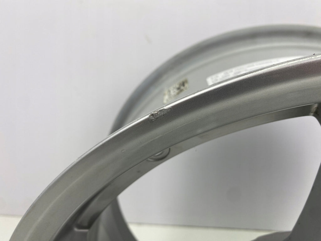 1x Alufelge 18 Zoll 8.5" 5x120 32ET 23432011 Chevrolet Camaro Rim Wheel