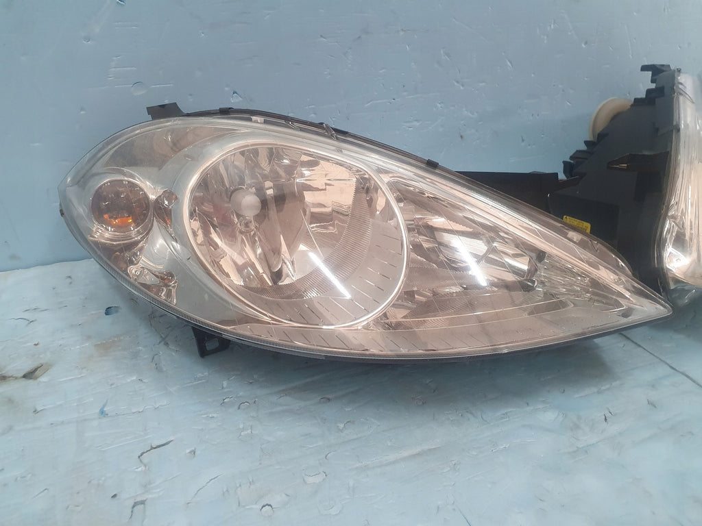 Frontscheinwerfer Mercedes-Benz W169 A1698200261 Ein Stück (Rechts oder Links)