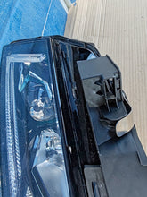 Laden Sie das Bild in den Galerie-Viewer, Frontscheinwerfer Skoda Octavia IV 5E4941035 LED Links Scheinwerfer Headlight SCH7930319030fu