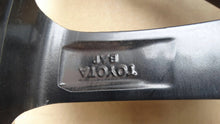 Laden Sie das Bild in den Galerie-Viewer, 1x Alufelge 17 Zoll &quot; HL810411GY02 Toyota Avensis Rim Wheel