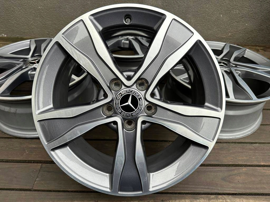 4x Alufelge 17 Zoll 7.0" 5x112 48 5ET A2054010800 Mercedes-Benz C Class W205 FEL7007701870st