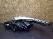 Laden Sie das Bild in den Galerie-Viewer, Frontscheinwerfer Toyota Avensis Rechts Scheinwerfer Headlight SCH2134192288ae