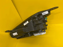 Laden Sie das Bild in den Galerie-Viewer, Frontscheinwerfer Maserati I 06701573250 21D1-T2 LED Rechts Headlight SCH5090721816ln
