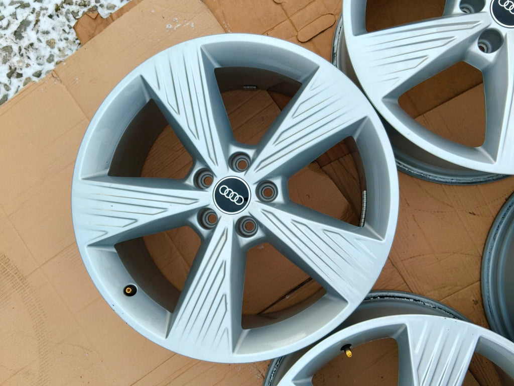 4x Alufelge 19 Zoll 8.0" 5x112 45ET Glanz Silber 89A601025B Audi E-Tron FEL2292674229gs