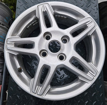 Load image into Gallery viewer, 1x Alufelge 15 Zoll 6.0" 4x108 47 5ET G1B51007AA Ford Fiesta I Rim Wheel FEL3573833235rz