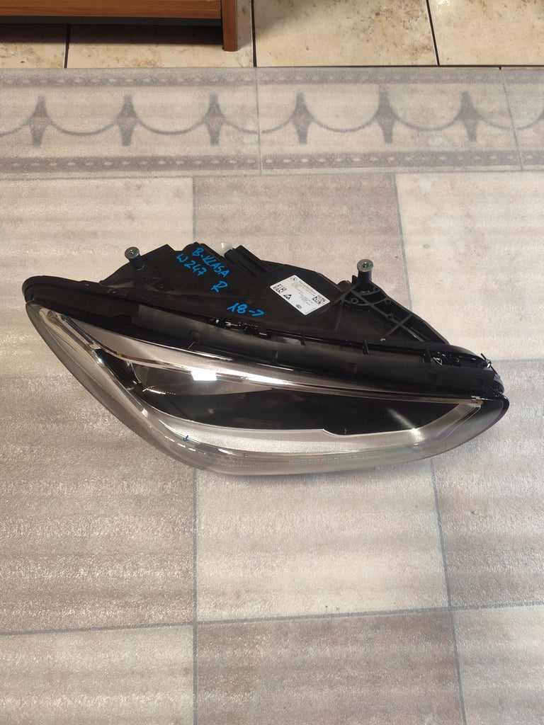 Frontscheinwerfer Mercedes-Benz W247 W246 A2479067600 Rechts Headlight SCH4055523311sw