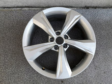 Load image into Gallery viewer, 1x Alufelge 19 Zoll 7.0&quot; 5x112 34ET Glanz Silber 80A601025K Audi Q5 Rim Wheel