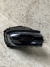 Laden Sie das Bild in den Galerie-Viewer, Frontscheinwerfer Porsche Taycan 9J1941060D LED Rechts Scheinwerfer Headlight SCH8008776779lh