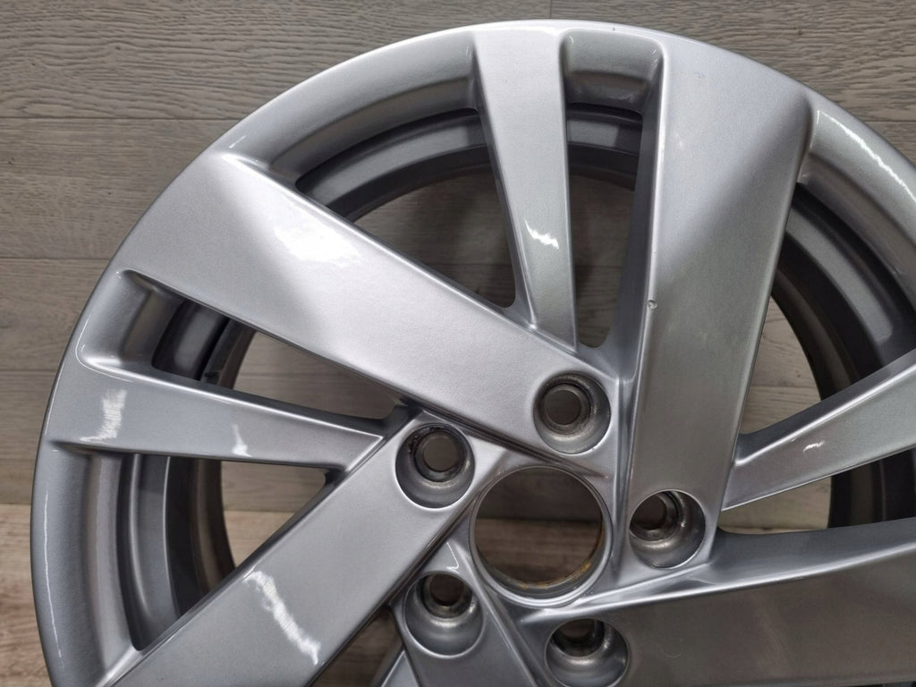 1x Alufelge 15 Zoll 5.5" 5x100 40ET Glanz Silber 2G0601025BB VW Polo Rim Wheel FEL2591917654fz