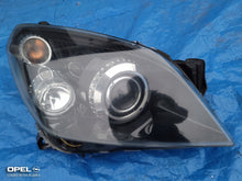 Laden Sie das Bild in den Galerie-Viewer, Frontscheinwerfer Opel Astra H TL793389777 93190391 Xenon Rechts Headlight SCH7543147382ob