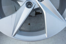 Laden Sie das Bild in den Galerie-Viewer, 1x Alufelge 17 Zoll 8.0" 5x112 46ET Glanz Silber 8Y0601025A Audi Rim Wheel FEL9631932565wg