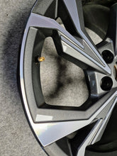 Load image into Gallery viewer, 1x Alufelge 18 Zoll 8.0" 5x112 46ET Glanz Graphit 8Y0601025H Audi A3 Mg FEL2754450912ev