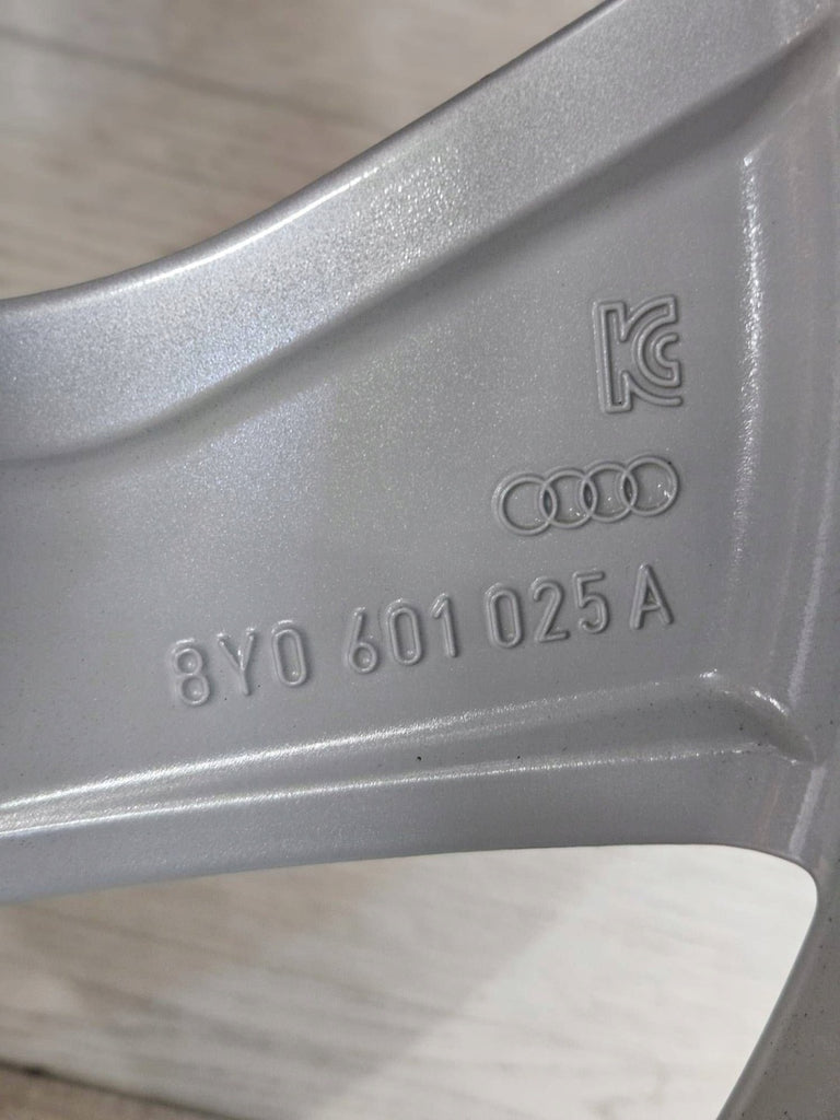 1x Alufelge 17 Zoll 8Y0601025A Audi A3 Rim Wheel FEL8840274359ux