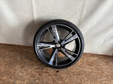 Load image into Gallery viewer, 1x Alufelge 19 Zoll 8.5" 5x112 46ET Glanz 8Y0601025EM Audi A3 Rim Wheel FEL5243747851zz