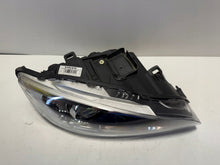 Laden Sie das Bild in den Galerie-Viewer, Frontscheinwerfer Volvo V60 S60 31358098 Xenon Rechts Scheinwerfer Headlight SCH3671256611iv