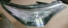 Laden Sie das Bild in den Galerie-Viewer, Frontscheinwerfer Toyota Avensis 81130 05380 Rechts Scheinwerfer Headlight SCH9946599425gb