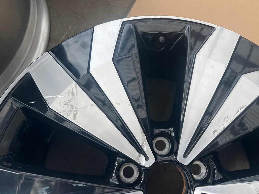 1x Alufelge 17 Zoll 6.5" 5x100 39ET Glanz Silber 2GM601025E Mg T Cross T-Cross