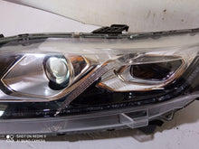 Load image into Gallery viewer, Frontscheinwerfer Mitsubishi Eclipse Cross I 8301D065 LED Rechts oder Links