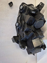 Laden Sie das Bild in den Galerie-Viewer, Frontscheinwerfer Citroën Berlingo 9816824780 Rechts Scheinwerfer Headlight SCH1551774791kw