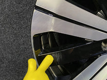 Laden Sie das Bild in den Galerie-Viewer, 1x Alufelge 19 Zoll 8.5" 5x108 56ET Glanz Schwarz 32143628 Volvo Xc40 Rim Wheel FEL2166901784oc