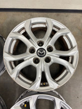 Load image into Gallery viewer, 4x Alufelge 16 Zoll 6.5" 5x114.3 50ET Matt Silber 9965F36560 Mazda Cx-3 FEL2207914388dc