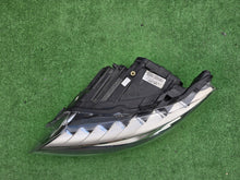 Laden Sie das Bild in den Galerie-Viewer, Frontscheinwerfer Audi Q7 4L0941003AD Xenon Ein Stück (Rechts oder Links) SCH3594238386uv