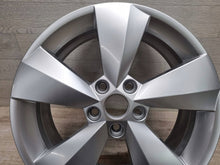 Load image into Gallery viewer, 1x Alufelge 17 Zoll 6.5" 5x112 38ET Glanz Silber 565601025AA Skoda Kodiaq FEL4115197107wa