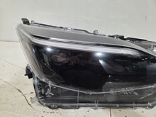 Load image into Gallery viewer, Frontscheinwerfer Toyota Yaris Cross LED Rechts Scheinwerfer Headlight SCH2406379248wh