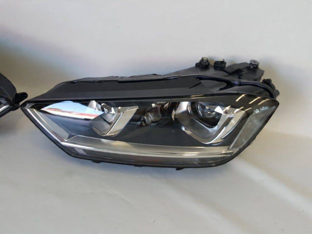 Frontscheinwerfer VW Sportsvan 90067693 Xenon Ein Stück (Rechts oder Links)