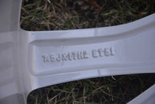 Laden Sie das Bild in den Galerie-Viewer, 1x Alufelge 17 Zoll 7.5&quot; 5x112 8VD601025C Vw Rim Wheel