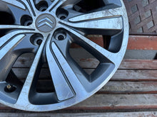 Laden Sie das Bild in den Galerie-Viewer, 1x Alufelge 17 Zoll 7.0" 5x108 50ET Glanz Graphit 9677090377 Citroën C4 III Mg FEL3695019550qs