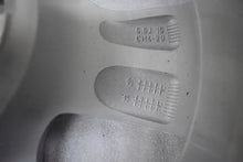 Laden Sie das Bild in den Galerie-Viewer, 1x Alufelge 15 Zoll 6.5&quot; 4x108 20ET Glanz Silber Peugeot 2008 Rim Wheel