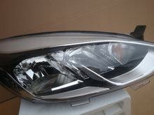 Load image into Gallery viewer, Frontscheinwerfer Ford Fiesta H1BB-13W029-AE Rechts Scheinwerfer Headlight