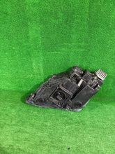 Laden Sie das Bild in den Galerie-Viewer, Frontscheinwerfer Seat Ateca 90117434 Rechts Scheinwerfer Headlight SCH6414871976kp