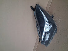 Laden Sie das Bild in den Galerie-Viewer, Frontscheinwerfer Toyota Yaris LED Links Scheinwerfer Headlight SCH8852932937cw