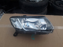 Load image into Gallery viewer, Frontscheinwerfer Dacia Logan Sandero II 260105344 Rechts Scheinwerfer Headlight