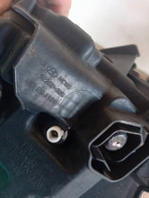 Laden Sie das Bild in den Galerie-Viewer, Frontscheinwerfer Hyundai I I40 92202-3Z5 Rechts Scheinwerfer Headlight SCH4910176317qk