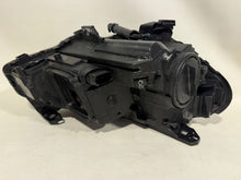 Laden Sie das Bild in den Galerie-Viewer, Frontscheinwerfer Mercedes-Benz W246 A2468207161 Links Scheinwerfer Headlight SCH8372375038tg