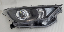 Laden Sie das Bild in den Galerie-Viewer, Frontscheinwerfer Toyota Yaris FALSE Scheinwerfer Headlight SCH3232454882pm