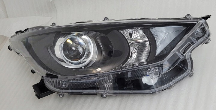 Frontscheinwerfer Toyota Yaris Rechts Scheinwerfer Headlight SCH3232454882pm
