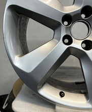 Load image into Gallery viewer, 1x Alufelge 19 Zoll 8.0&quot; 5x112 27ET Glanz Silber 8R0601025P Audi Q5 Rim Wheel