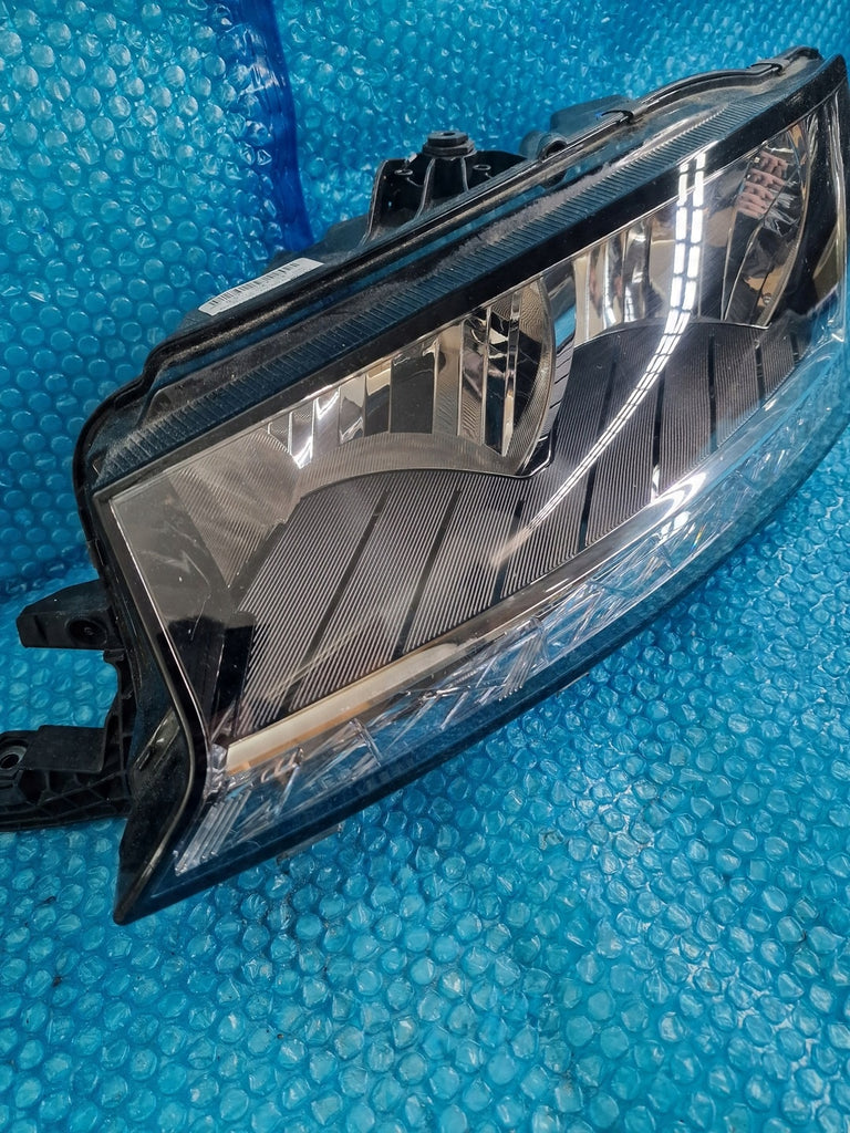 Frontscheinwerfer Skoda Fabia 6V1941015D Links Scheinwerfer Headlight